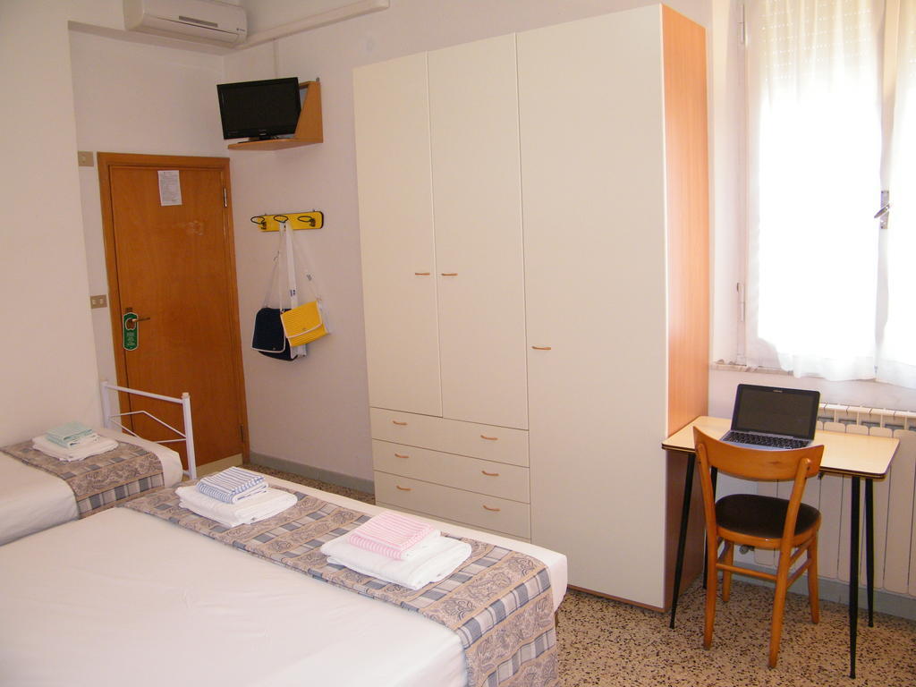 Hotel Nuovo Fiore Cattolica Room photo